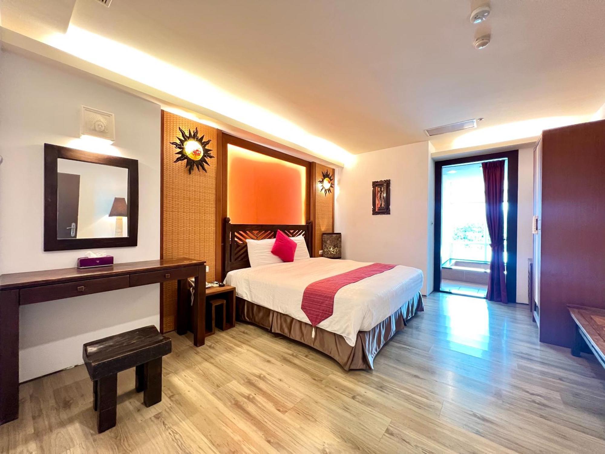 Seasons Bali Fashion Inn Kenting Exterior photo
