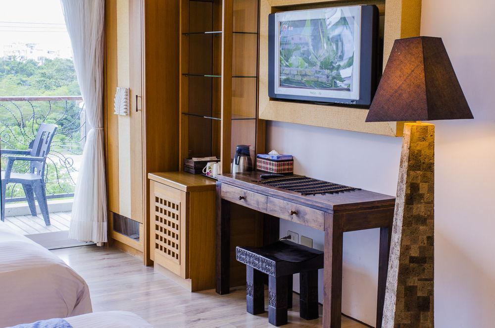 Seasons Bali Fashion Inn Kenting Exterior photo