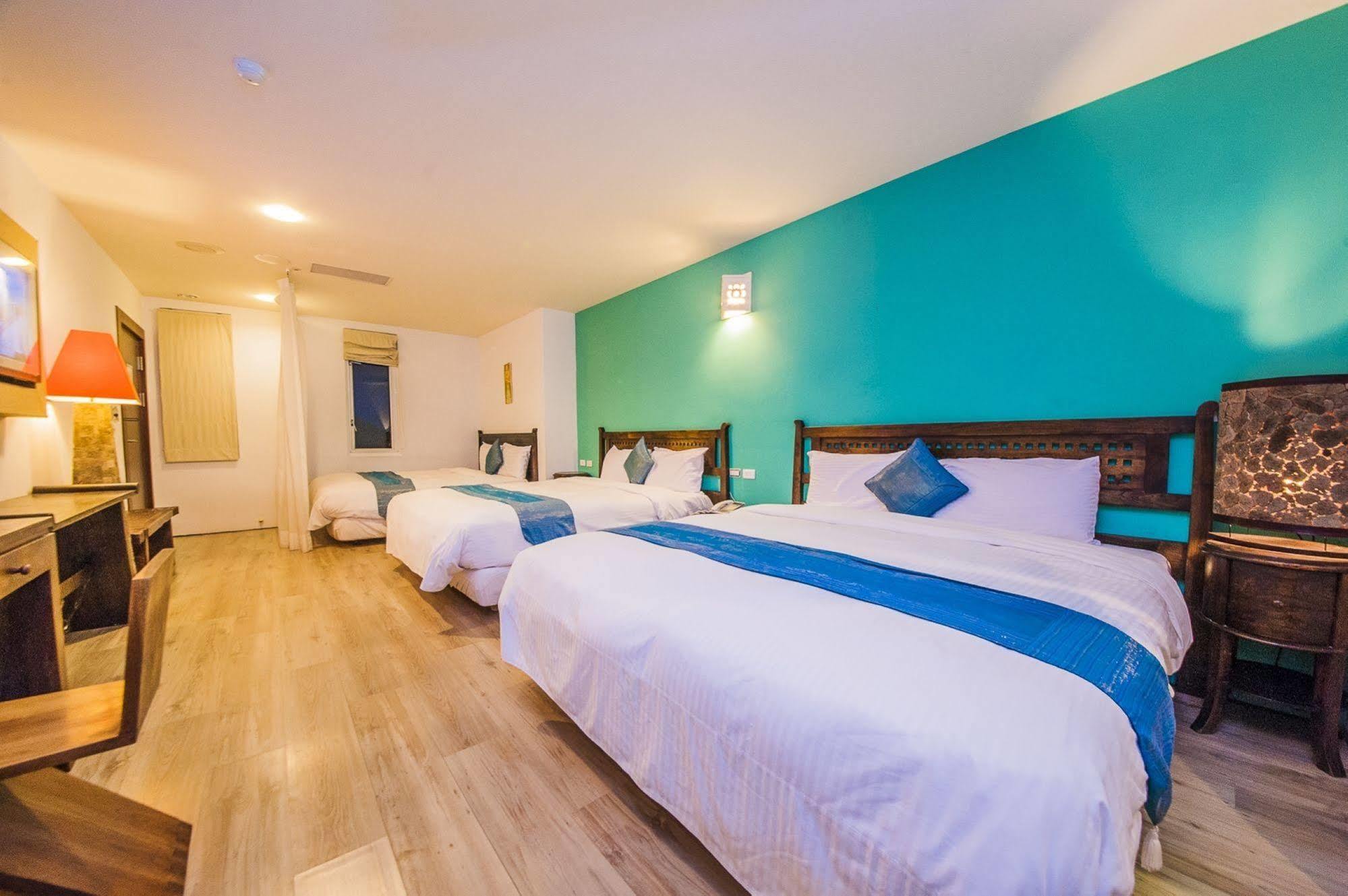 Seasons Bali Fashion Inn Kenting Exterior photo