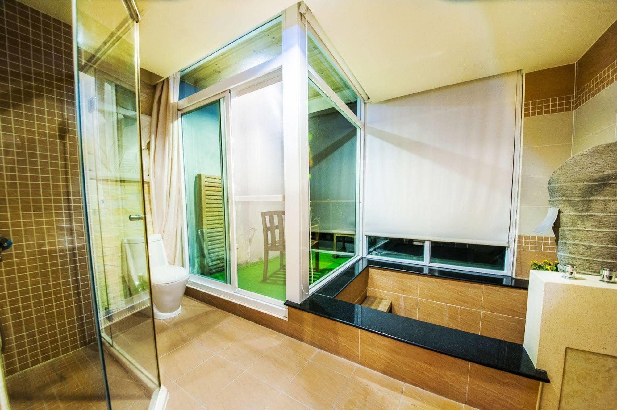 Seasons Bali Fashion Inn Kenting Exterior photo